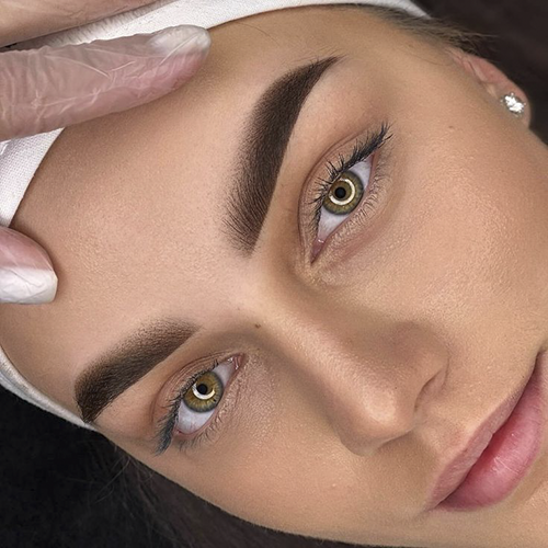 بهترین آرایش دائم در تهران | راهنمای کامل با تکنیک‌ها و تجربه‌های سعیده مهدوی